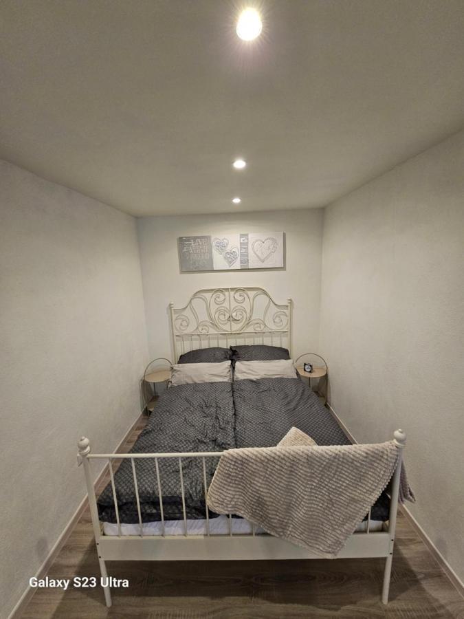 Ferienwohnung ,,Hinter Der Mauer" Hildburghausen Exteriör bild